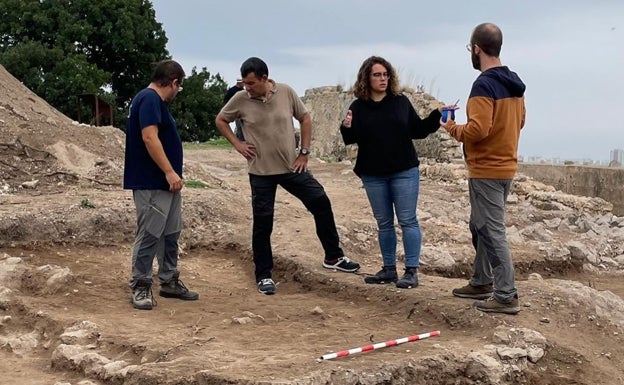 Gandia recupera los muros que miran al sur del Castillo de Bairén