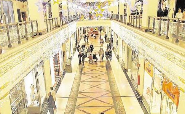 Los centros comerciales abiertos el 1 de noviembre en Valencia y los que cierran el lunes durante el puente