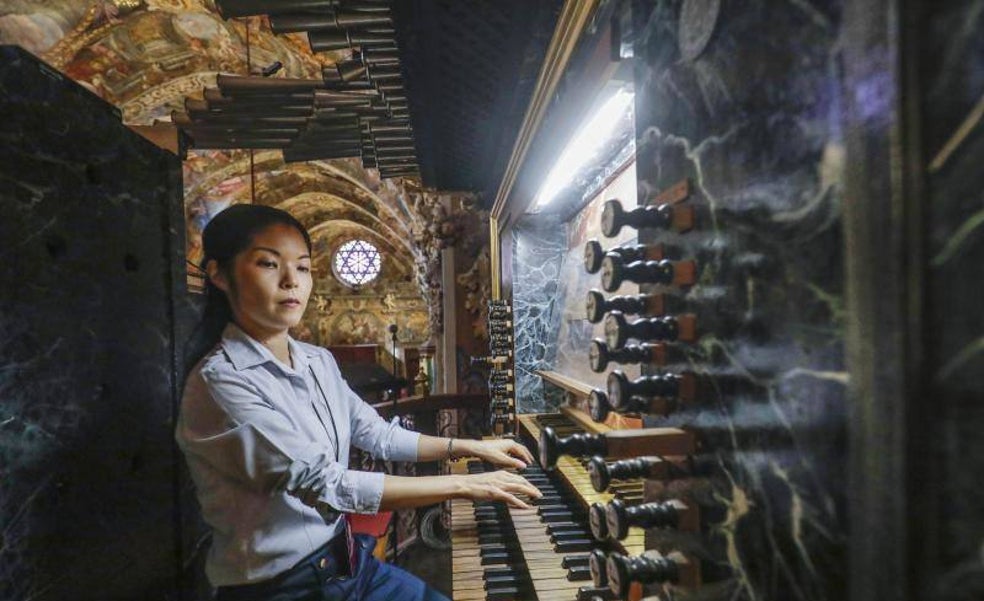 La japonesa que custodia la música de San Nicolás
