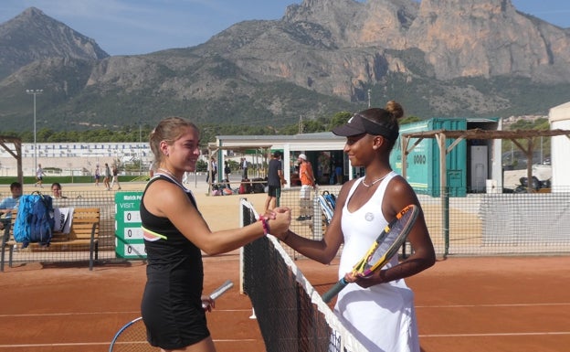 Tenistas de 28 nacionalidades compiten en el «David Ferrer Junior 2022» de La Nucía