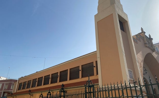 Benifaió saca brillo a su histórico mercado