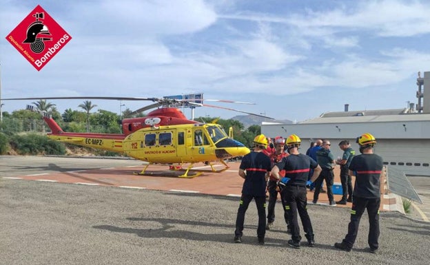 Rescatado un parapentista en Santa Pola atrapado en una zona montañosa tras sufrir una caída