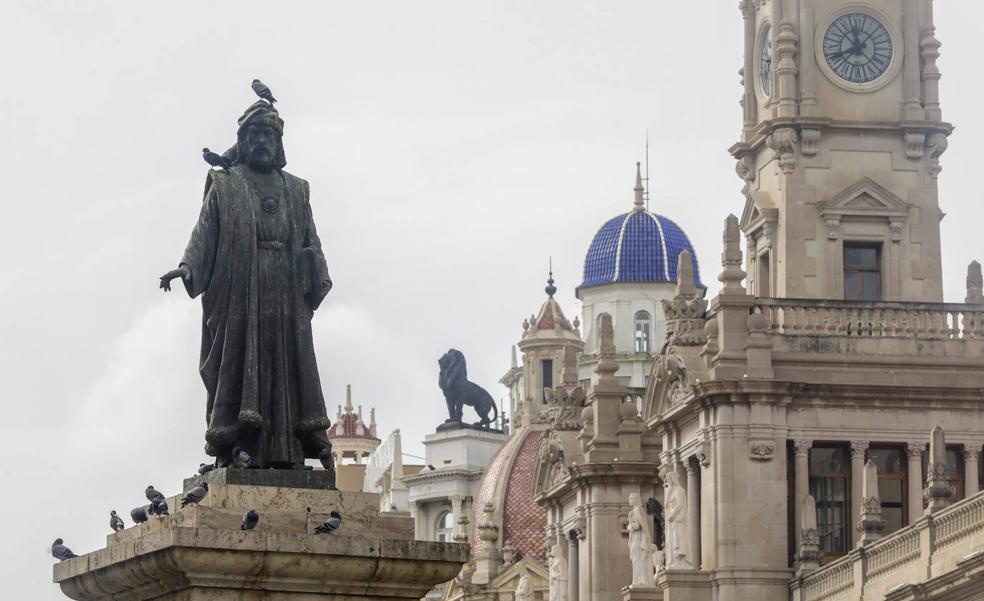 Vinatea, el jurado ignorado por todos para reformar la plaza del Ayuntamiento de Valencia