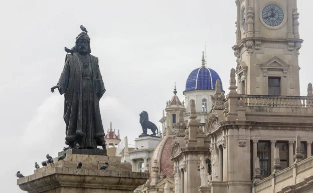 Vinatea, el jurado ignorado por todos para reformar la plaza del Ayuntamiento de Valencia