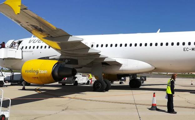 Vueling cancela 54 vuelos este martes 1 de noviembre para reducir el impacto de la huelga