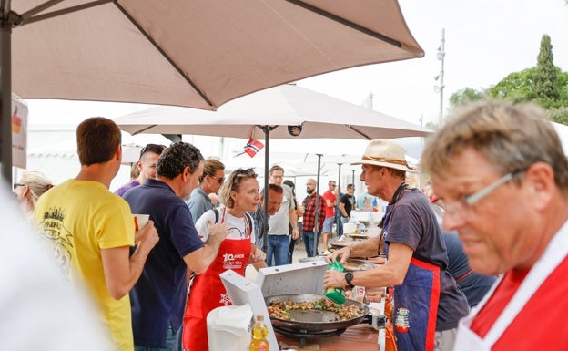La paella más internacional se concina en l'Alfàs del Pi