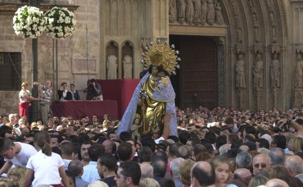 La imagen peregrina de la Virgen de los Desamparados estará el fin de semana en Ontinyent