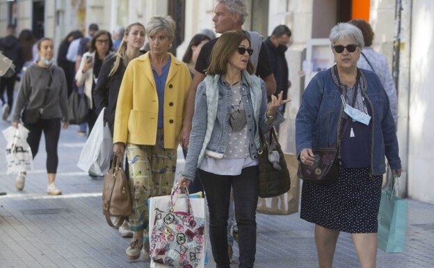 La crisis amenaza el 'Black Friday' y hunde las contrataciones un 18% en la Comunitat Valenciana