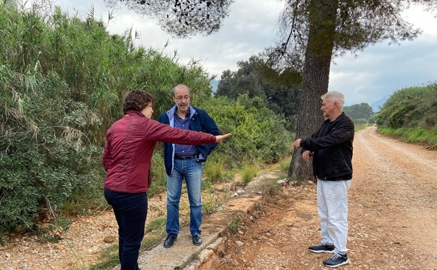 Alzira invierte 40.000 euros en retirar el asfalto de un camino por orden judicial