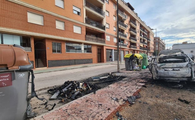 La Policía Local de Albal investiga el incendio de contenedores de forma simultanea en dos calles