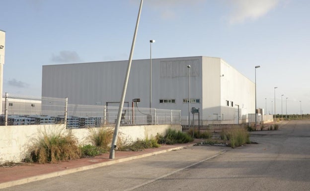 Polígonos a media luz en Benifaió