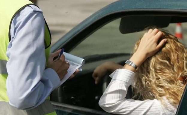 Cómo se paga una multa de tráfico en Valencia: cambia si es del Ayuntamiento o de la DGT