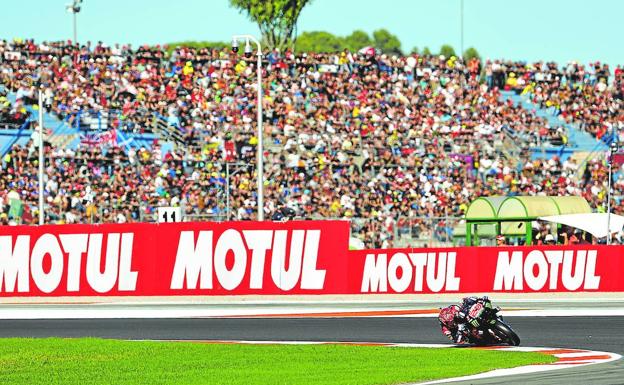 Valentino se cuela en el primer Gran Premio sin Rossi