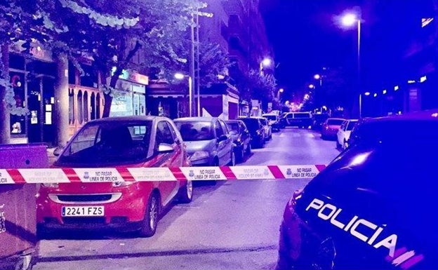 Una falsa granada de mano activa el protocolo antiexplosivos en una calle de Elda