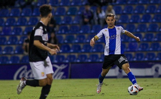 El Hércules con nueve jugadores resiste ante el Manresa y empata (1-1) en el Rico Pérez