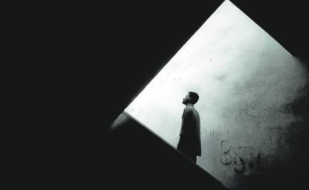 Una generación agotada por el terrorismo, las crisis, las guerras y la pandemia