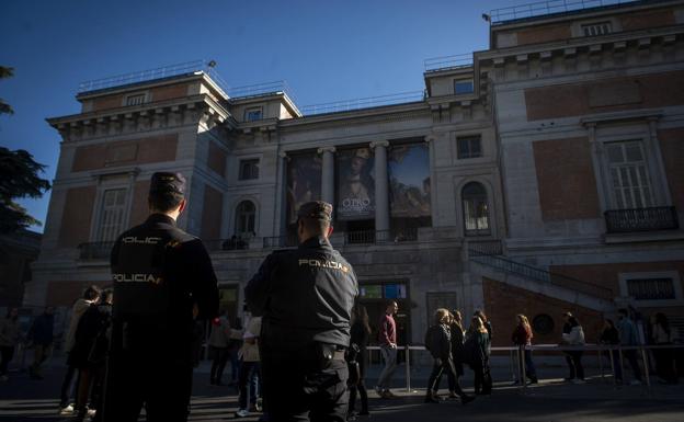 Detenidas dos periodistas por supuestamente participar en el acto vandálico del Prado