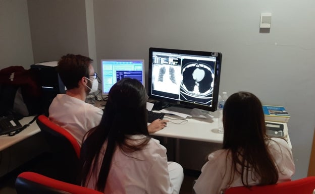 Premian al Servicio de Radiología del hospital de Xàtiva por su actividad «relevante e innovación»