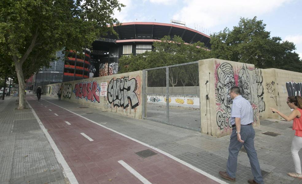 La empresa del hotel de lujo previsto junto a Mestalla plantea ahora construir oficinas