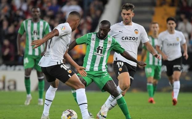 Valencia CF - Betis: el corro del desahogo