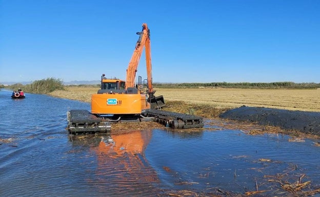 Catarroja inicia la restauración de las motas del canal del Port