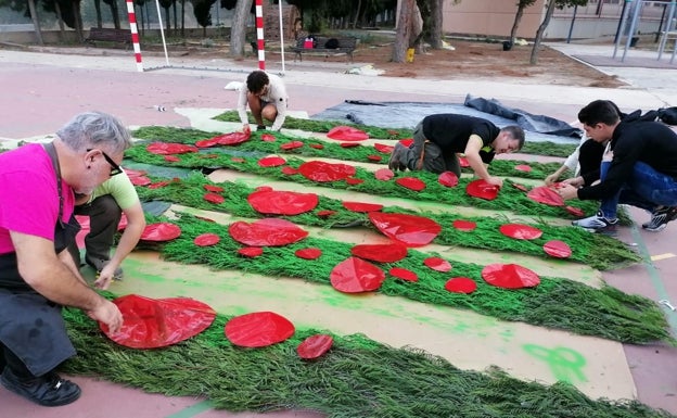 El Mercado Central lucirá jardines verticales y columnas florales con motivo de la clausura de su centenario