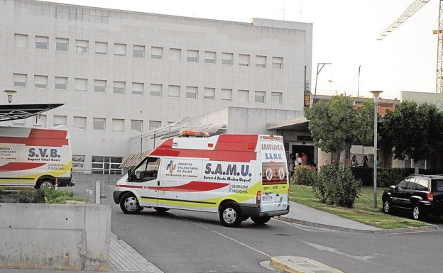 Los jefes de servicio del hospital de Vinaròs piden amparo al Síndic de Greuges ante la «grave» situación sanitaria