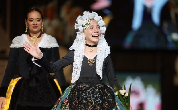 Inés Llavador Castelló, de la hoguera Santa Isabel, es la nueva Bellea del Foc Infantil