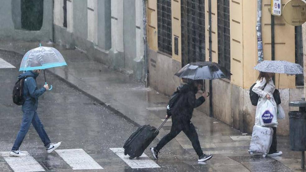 Carreteras y túneles cortados por las lluvias en municipios de l'Horta Sud