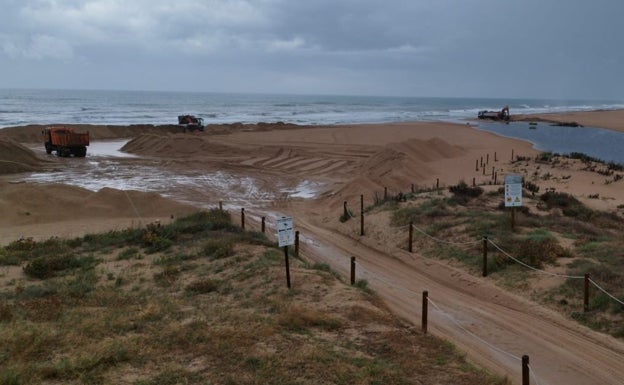 Costas retoma la extracción de arena en Xeraco para regenerar la playa de Tavernes