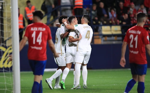 El Elche cumple el trámite en la Copa (0-3) y gana su primer partido de la temporada