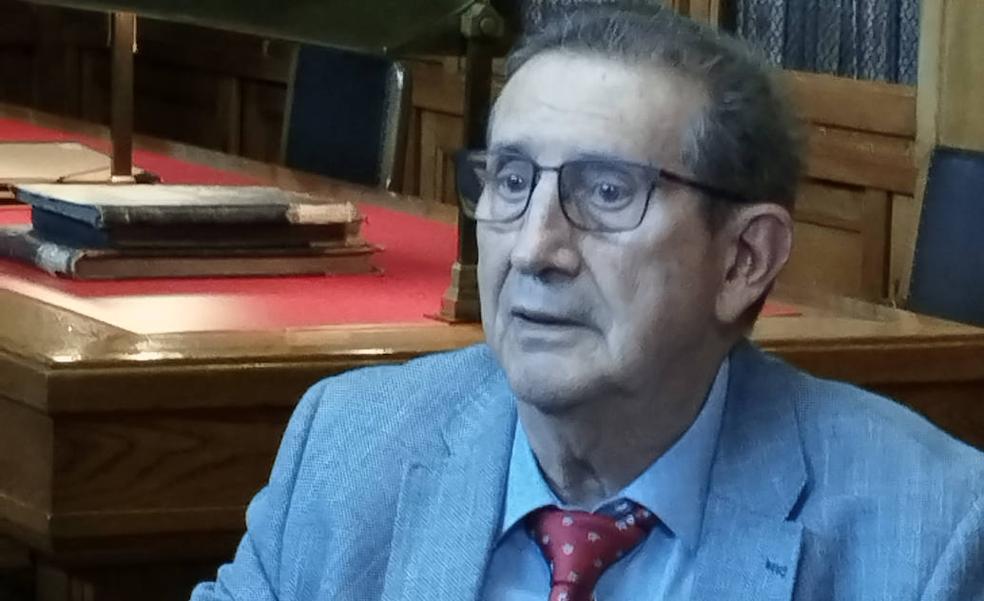 Joan Amorós: «Llevamos veinte años con el tren estancado porque se invierte de forma deslavazada»