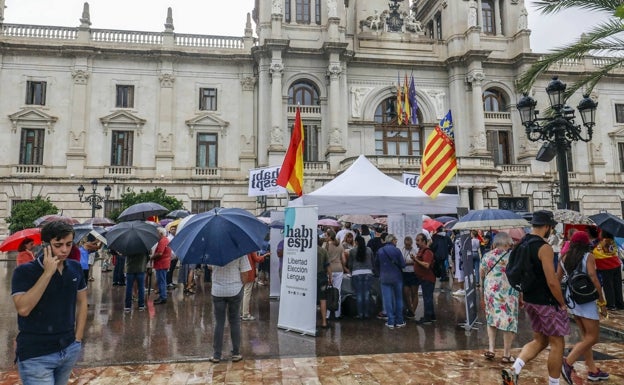 Primeras denuncias contra Educación por impedir el uso del castellano en los exámenes