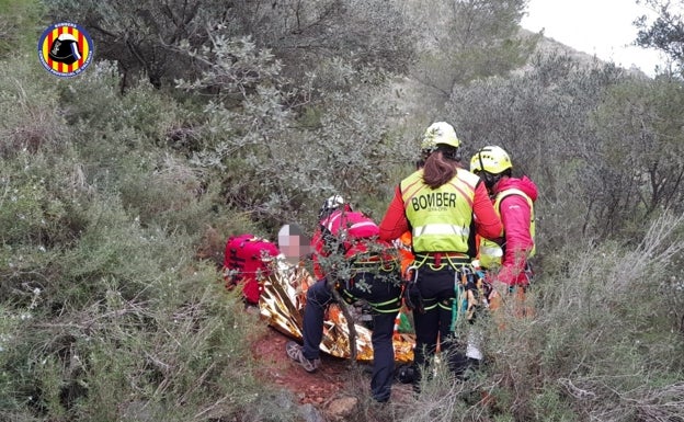 Rescatan a un senderista en el Barranc Fondo de Bellús