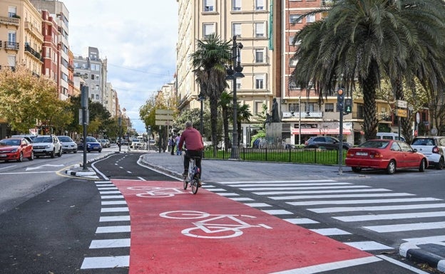 Abre otro tramo del carril bici que une la avenida del Cid con el centro de Valencia