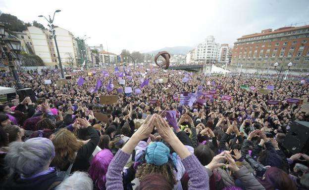 Igualdad y autonomías pactan los servicios mínimos contra la violencia machista