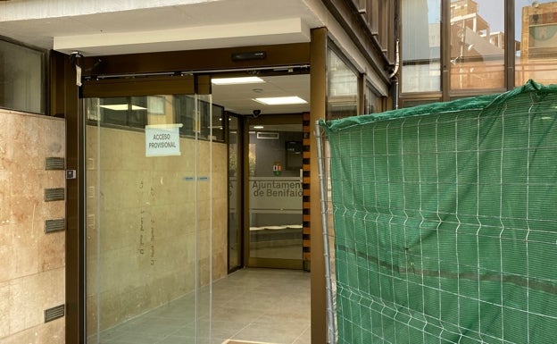 Benifaió mejora los accesos a su Casa Consistorial