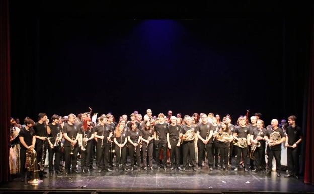 Cartel de completo en el estreno del musical que conmemora el 175 aniversario de la Unió Musical de Alaquàs