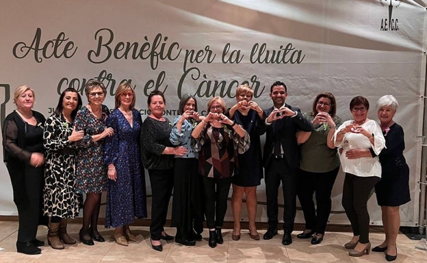 La Junta Local de la Asociación contra el Cáncer de Paterna recauda 10.661 euros en su tradicional cena benéfica