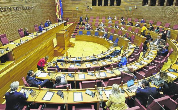 El Consell se abona al decreto ley para legislar cuestiones ordinarias sin el control de Les Corts