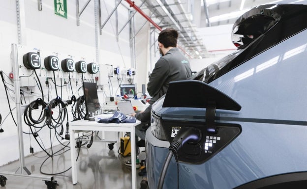 La patronal de los coches de alquiler reitera su rechazo a la ley valenciana de cambio climático