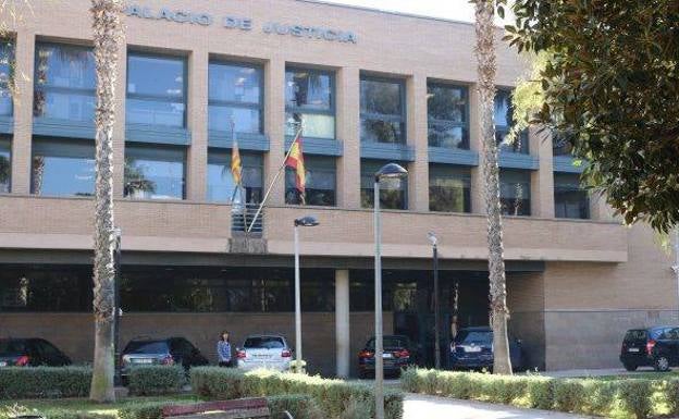 Compromís busca apoyos para evitar la eliminación de tres de los cuatro juzgados de violencia de género en l'Horta Sud