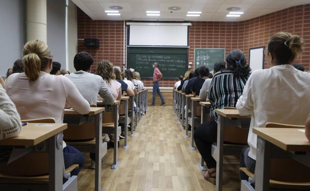 Sanidad advierte a los opositores de Enfermería de una posible dificultad para llegar al examen de Valencia