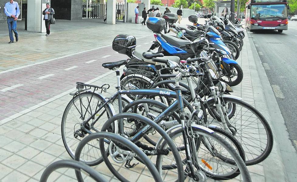 Valencia quitará carriles en una calle con 45.000 coches diarios a propuesta de 240 vecinos