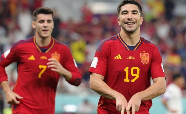 Carlos Soler dedica su gol a Gayà: «Le echamos mucho de menos»