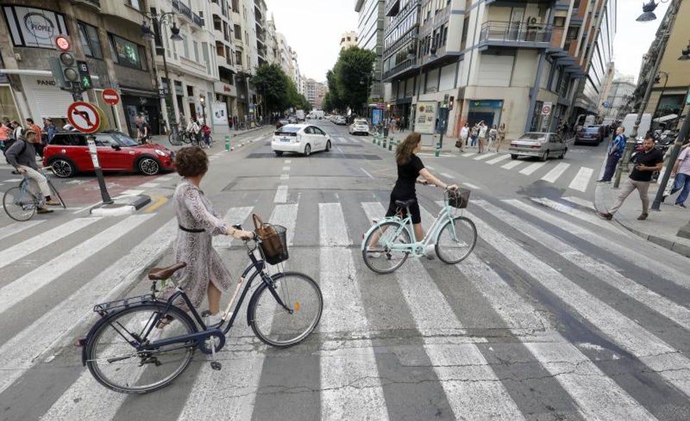 Vecinos del Ensanche reclaman que circule más tráfico por Colón en Navidad
