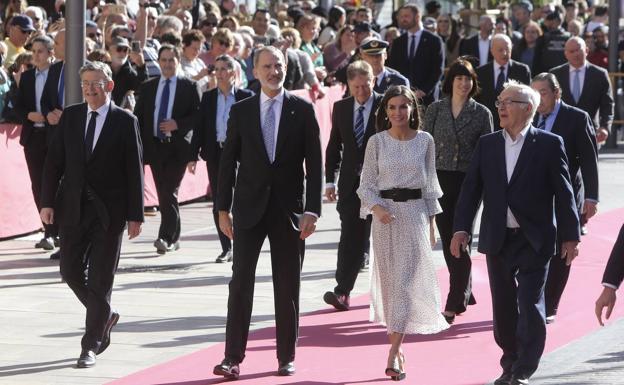 Así ha sido la visita del Rey Felipe y Letizia a Valencia para entregar los Premios Jaume I de 2022