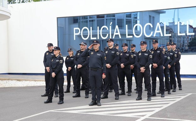 Llíria presenta a 17 nuevos policías locales con plaza fija