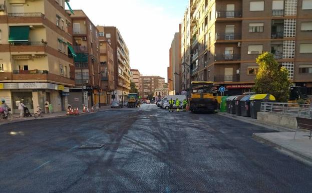 Valencia reasfaltará calles en 28 barrios de la ciudad