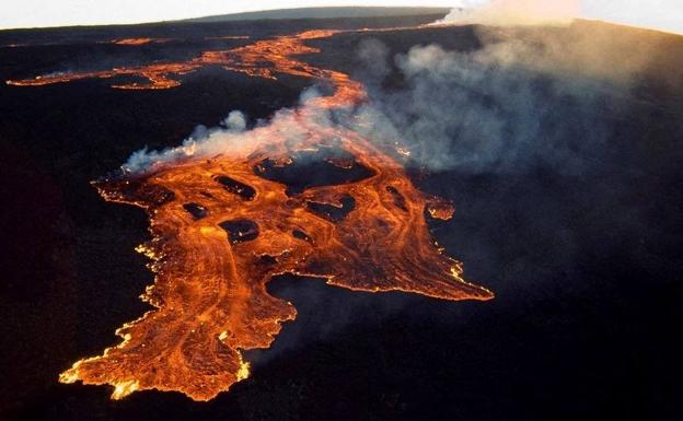 Alarma en Hawái: entra en erupción el Mauna Loa, el volcán en activo más grande del mundo